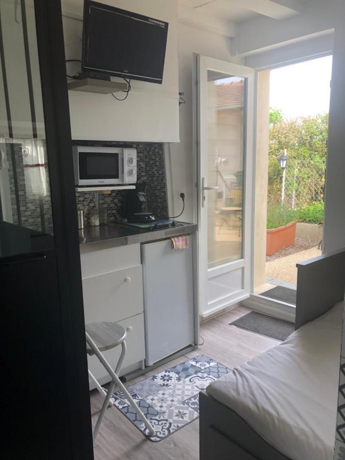 Studio 11M2 Magny-Cours Buitenkant foto